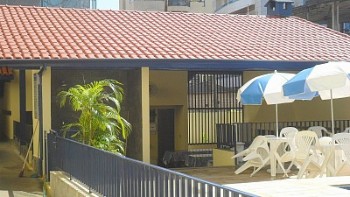 San Marino, Ubatuba Praia Grande , temos WLAN, Piscina, Churrasqueira, Sauna, Elevador, Garagem com portão automático !